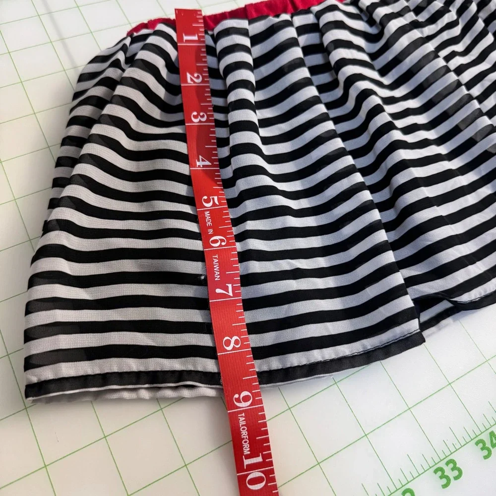 Disney 2016 black/white stripe skort girls size 3T